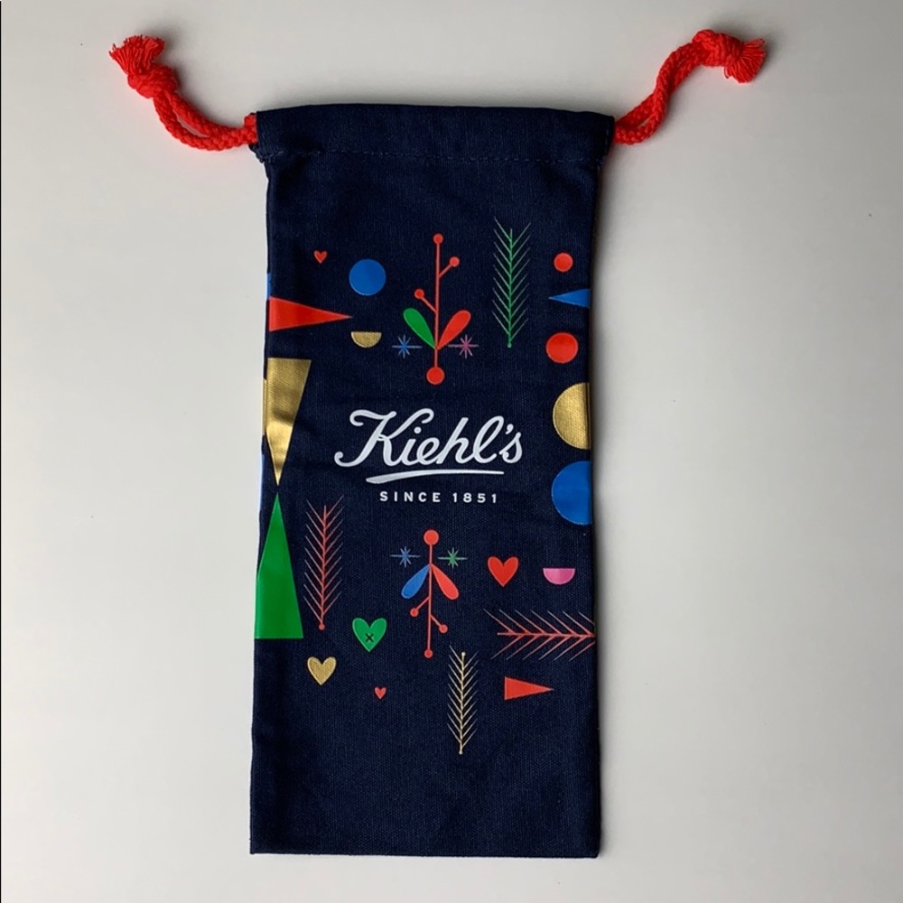 Kiehl’s Bannecker Drawstring Bag